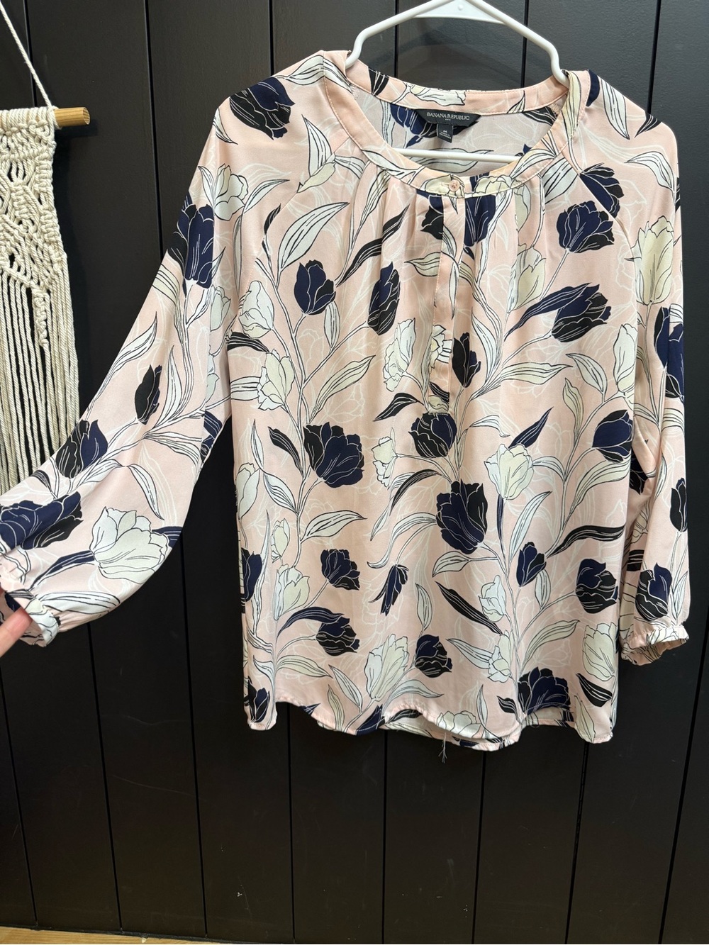 Banana Republic White Floral Split V-Neck Blouse - Picture 5 of 5